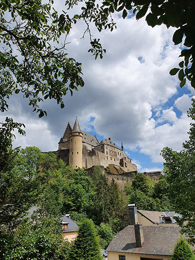 https://newsite2.flybot.gr/wp-content/uploads/2022/07/vianden-g4acf167b1_1920-400x533-1.jpg